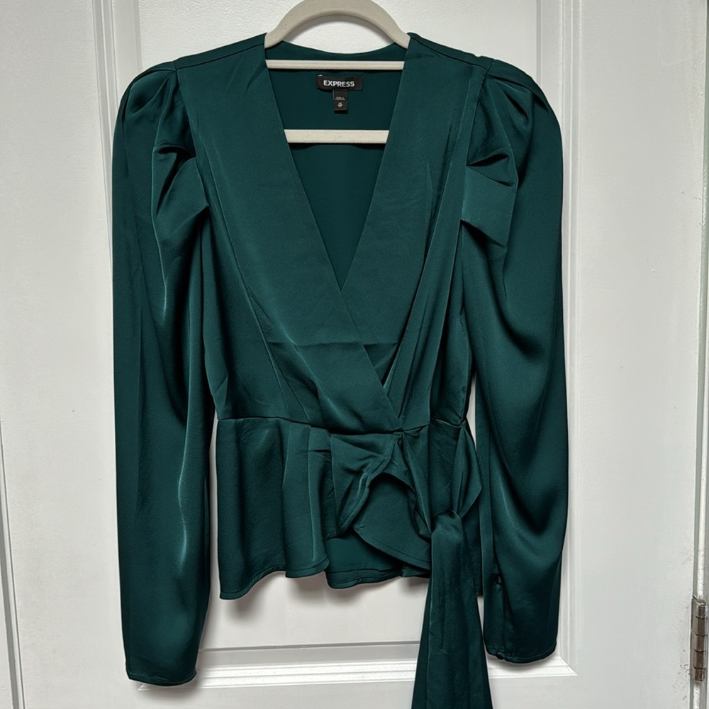 Express green peplum waist tie top